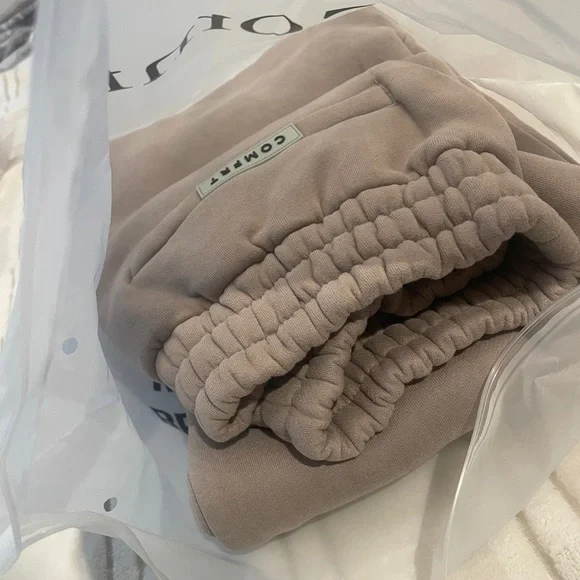 Comfrt Travel Essentials Sweatpants - Picture 5 of 6